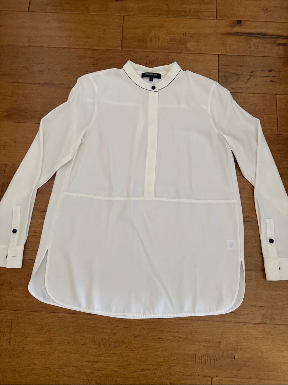Cream with black accents Long Sleeve Tunic Blouse